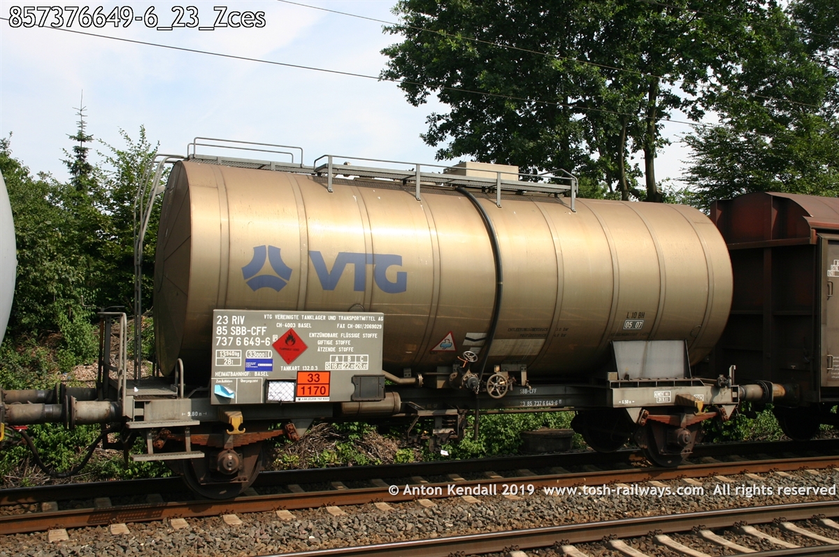 857376649-6_23_Zces.jpg